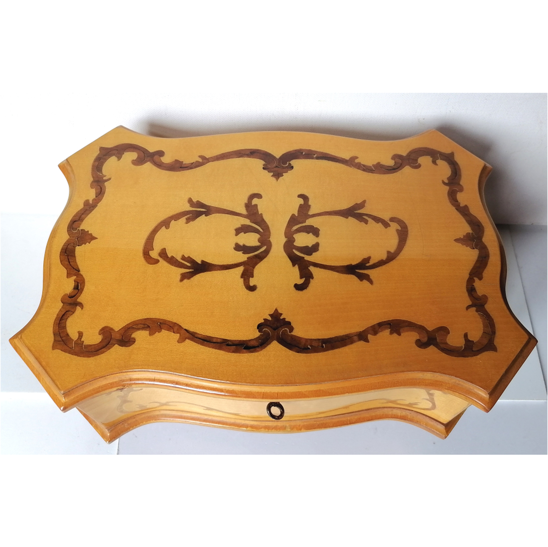 Cutie de comori cu incrustații în stil baroc - bijuterii - suporturi și cutii de bijuterii - cutii de bijuterii - Artynos.ro