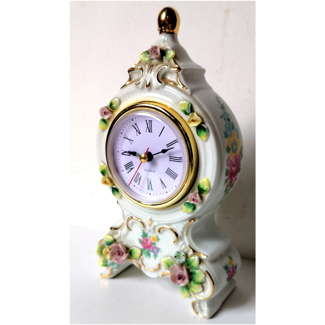 Ceas de masă vintage din porțelan, frumos - casă & stil de viață - decorațiuni de casă - decorațiuni de pereți - ceasuri de perete - Artynos.ro