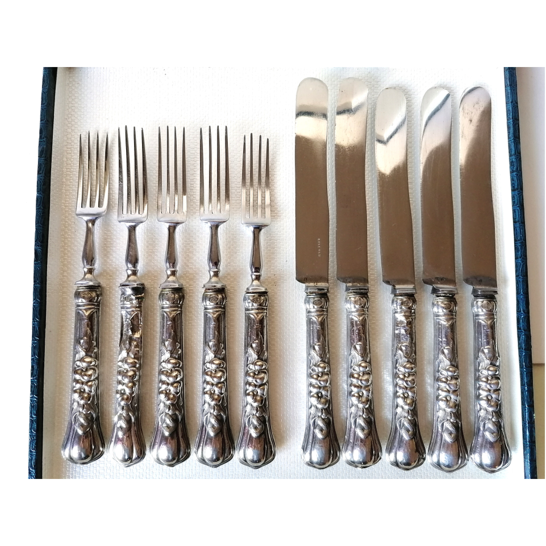 Set de tacâmuri antice din argint 812, vechi de 208 ani - casă & stil de viață - echipamente de bucătărie - accesorii de servire - linguri și furculițe artizanale - Artynos.ro