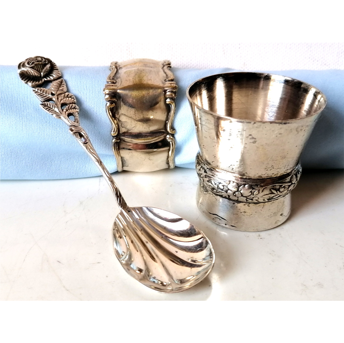Set de botez vintage din argint și placat cu argint, model de trandafir Hildesheimer - îmbrăcăminte și modă - haine bebeluși și copii - rochii botez - Artynos.ro