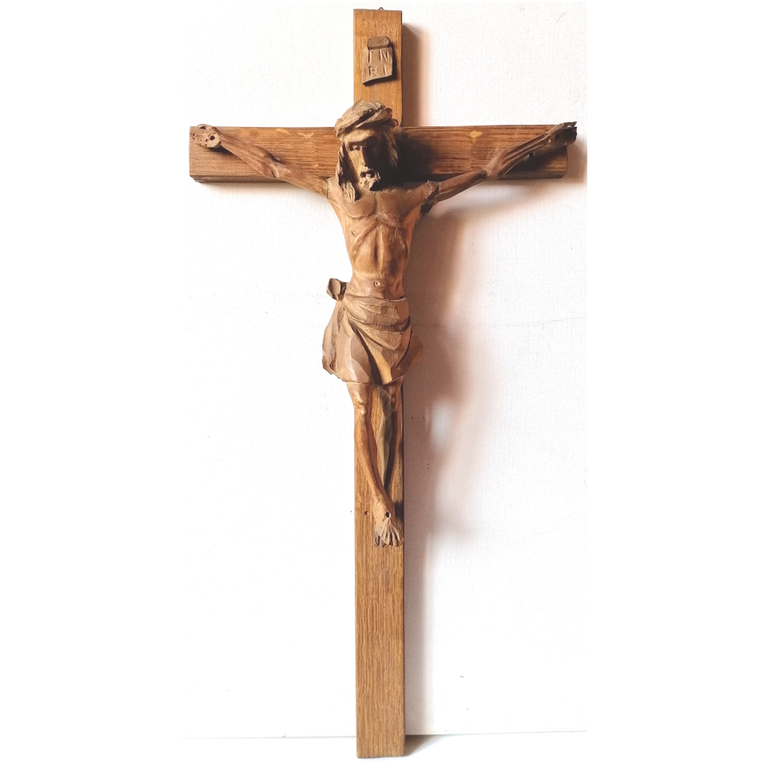 Crucifixul lui Isus, sculptat în stil antic, frumos și mare - casă & stil de viață - accesorii religioase - cruce - Artynos.ro