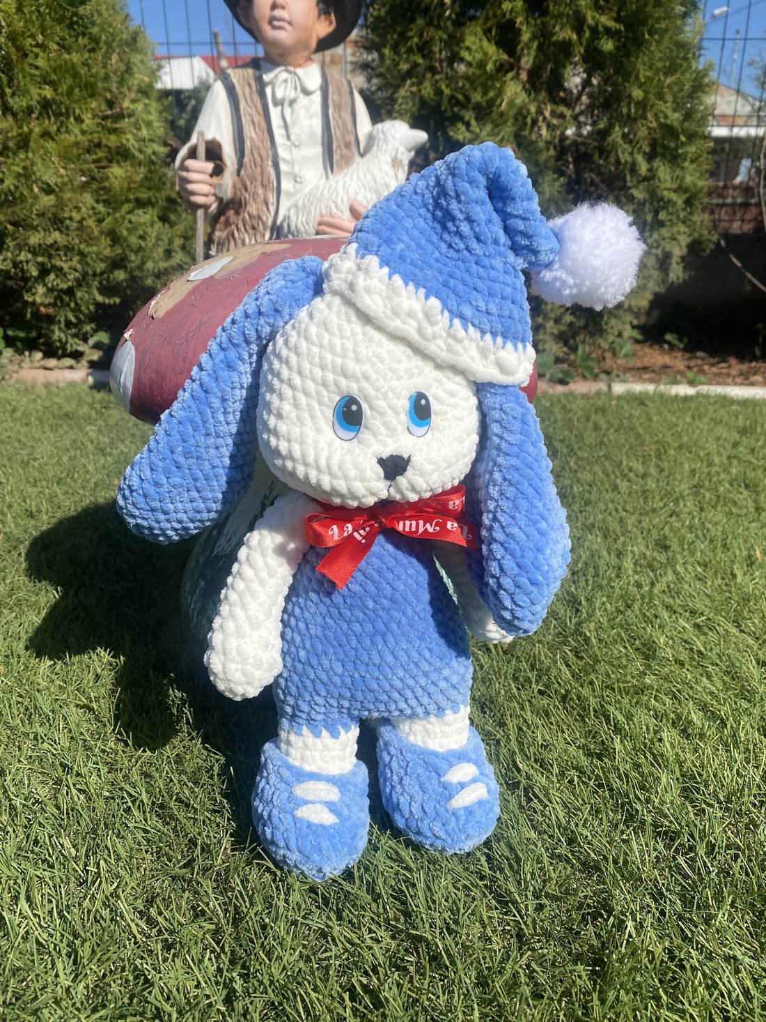 Iepuraș croșetat handmade, jucărie pufoasă, cadou copii - jucării și echipamente pentru copii - plușuri - păpușă croșetată, păpușă de pluș - Artynos.ro