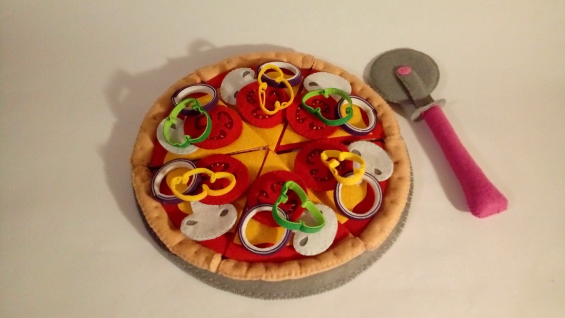 Farfurii din pâslă (set de făcut pizza) - - Artynos.ro Farfurii din pâslă (set de făcut pizza) - - Artynos.ro