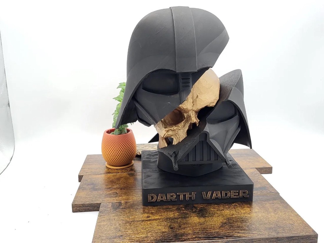 Statuia craniului lui Darth Vader -  - Artynos.ro