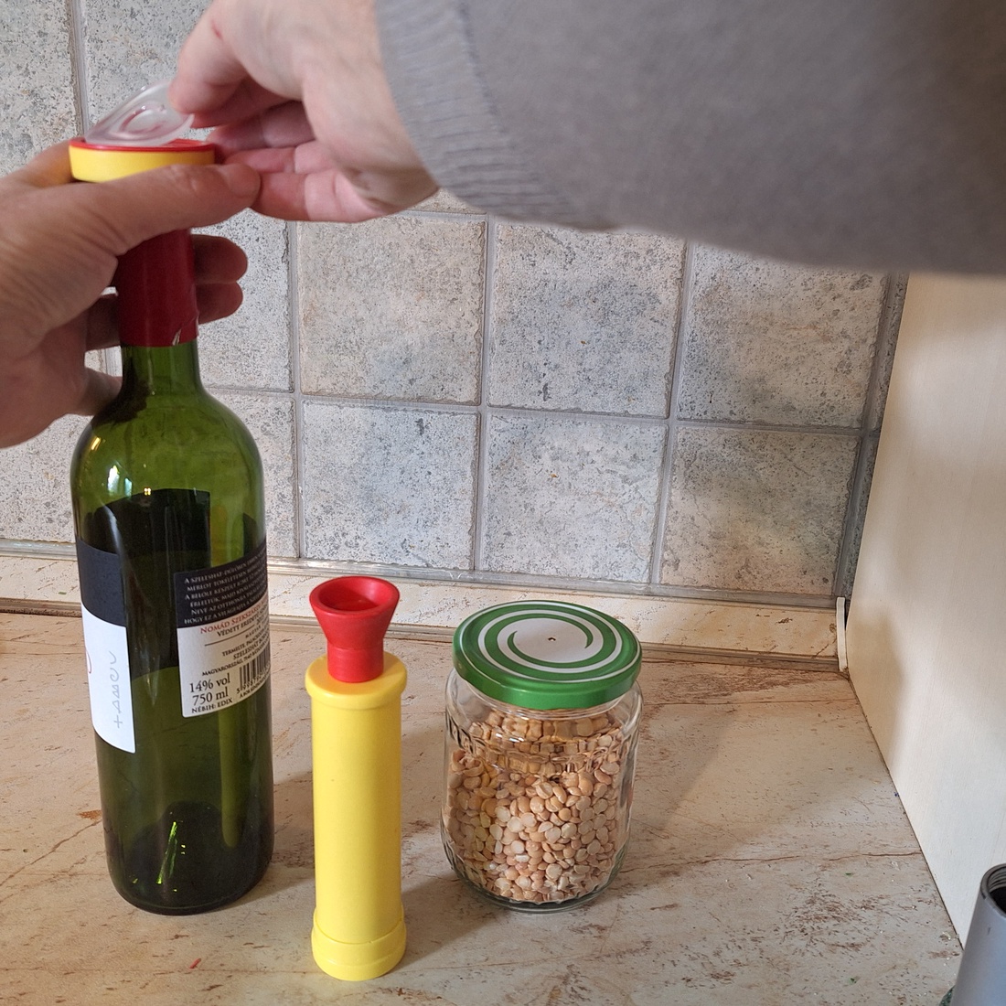 Dop de vin personalizat unic, vid, cadou personal, cadou de vin, pentru iubitorii de vin de Crăciun - casă & stil de viață - echipamente de bucătărie - accesorii de servire - pahare de vin - Artynos.ro