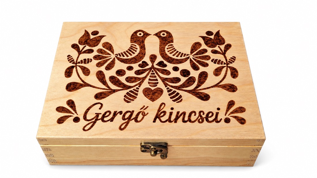 Cutie din lemn decorată cu motive tradiționale maghiare, gravată manual prin pirogravură - mANDIbohandmade -  - Artynos.ro
