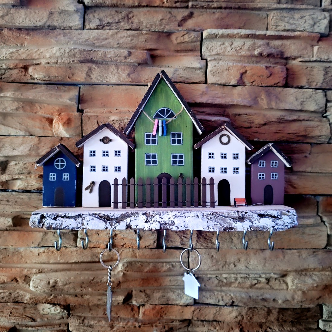Suport colorat pentru chei, în formă de căsuță  - casă & stil de viață - decorațiuni de casă - decorațiuni de pereți - suport pentru chei - Artynos.ro