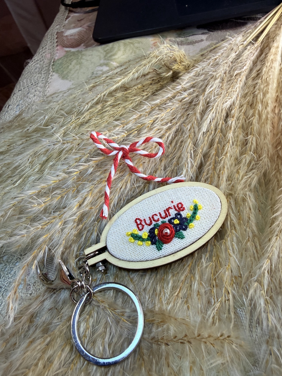 Breloc mini gherghef - genți și portofele - accesorii genți - breloc - Artynos.ro