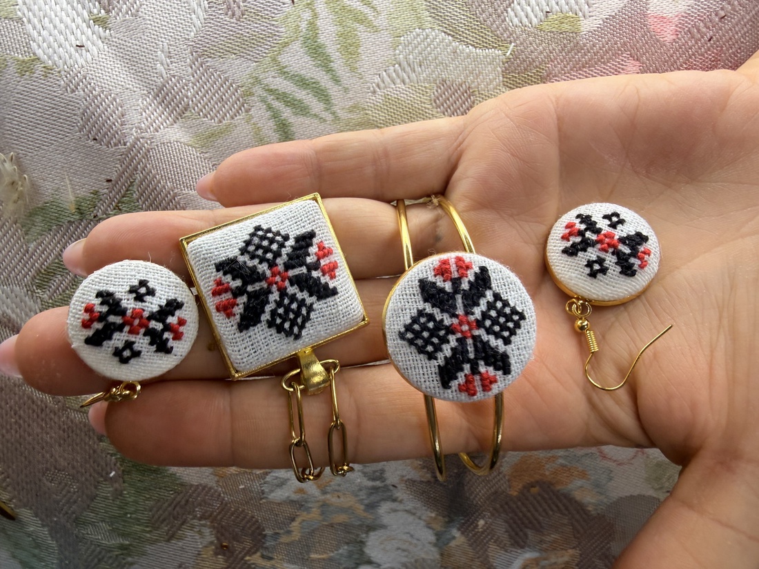 Set accesorii aurii brodate - bijuterii - seturi de bijuterii - Artynos.ro