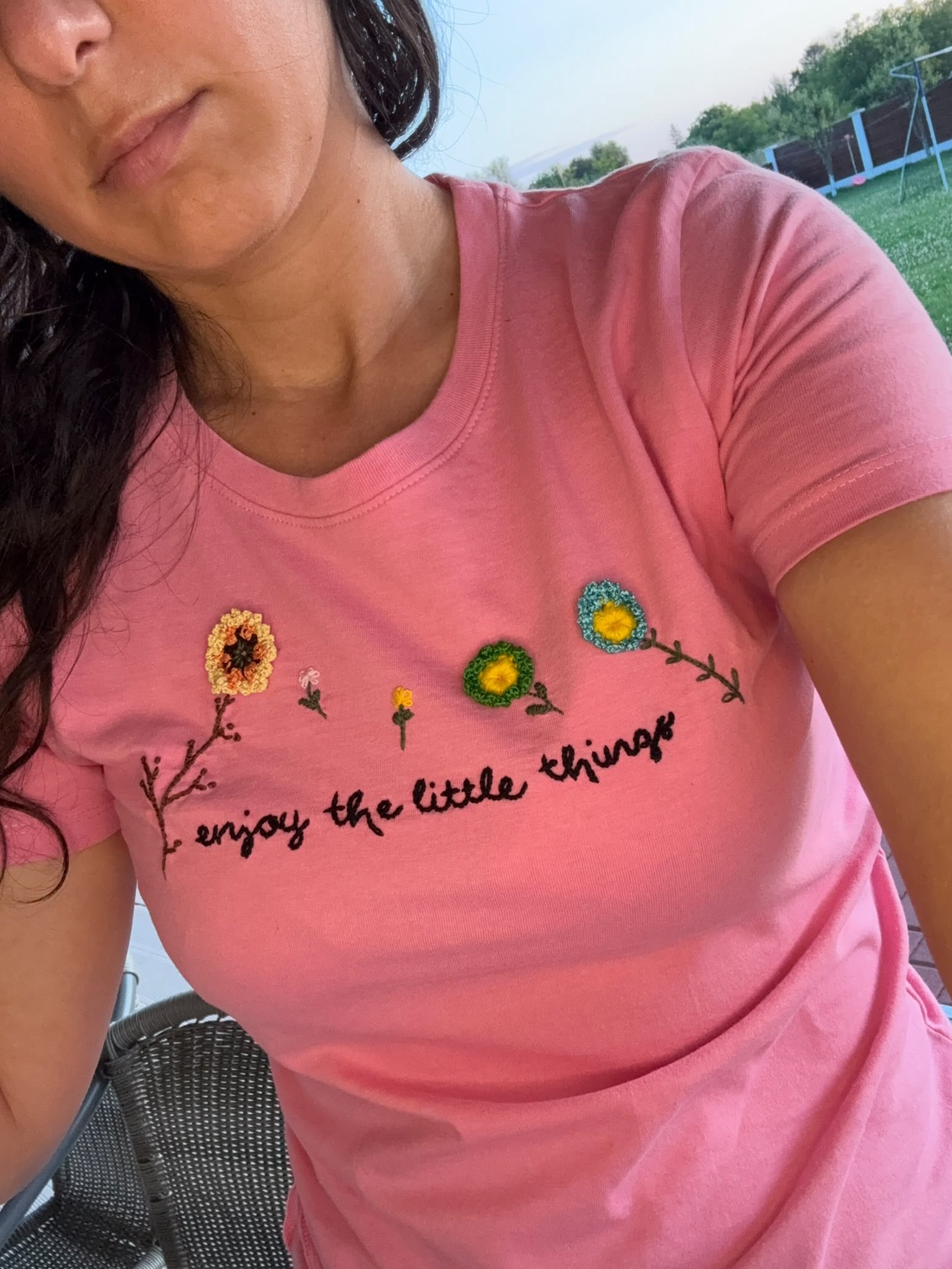 Tricou cu broderie manuala - îmbrăcăminte și modă - haine damă - tricou și top de damă - Artynos.ro