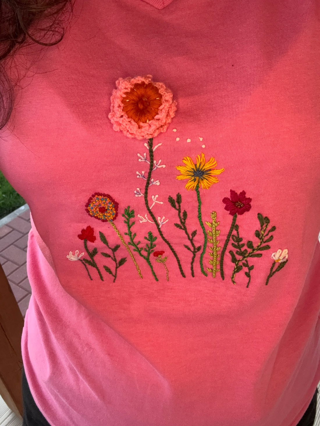 Tricou cu broderie manuala - îmbrăcăminte și modă - haine damă - tricou și top de damă - Artynos.ro