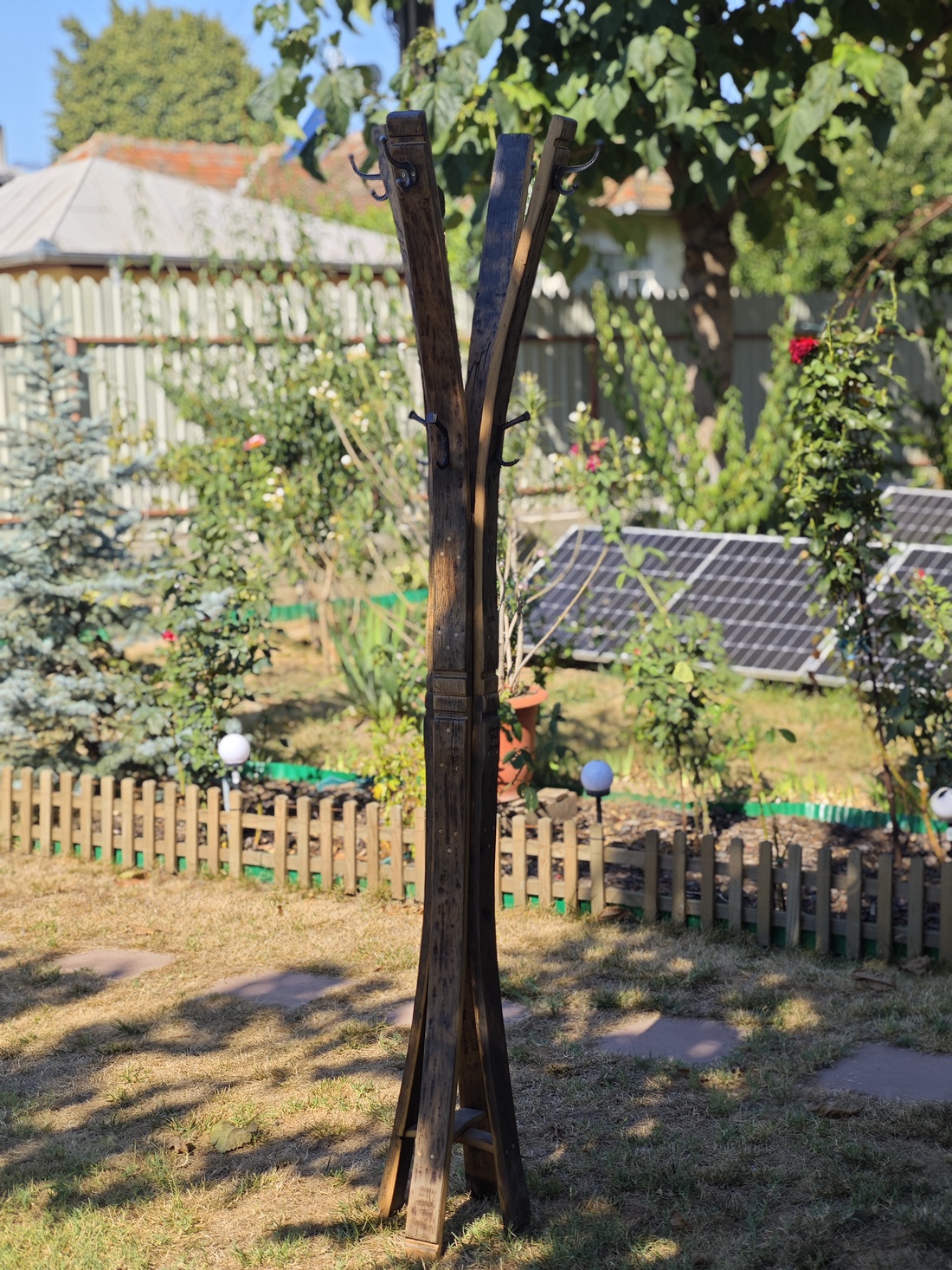 Cuier din doage de butoi - casă & stil de viață - mobilier artizanal - cuier - Artynos.ro Cuier din doage de butoi - casă & stil de viață - mobilier artizanal - cuier - Artynos.ro