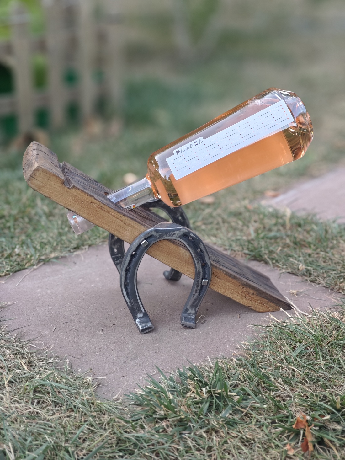 Suport pentru o sticlă cu vin - casă & stil de viață - mobilier artizanal - alt mobilier - Artynos.ro Suport pentru o sticlă cu vin - casă & stil de viață - mobilier artizanal - alt mobilier - Artynos.ro
