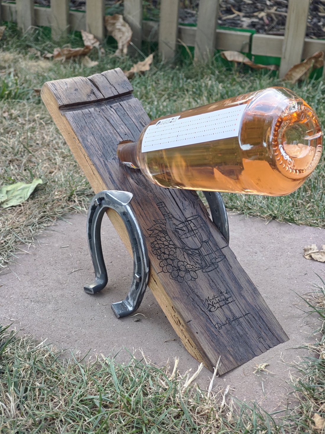 Suport pentru o sticlă cu vin - casă & stil de viață - mobilier artizanal - alt mobilier - Artynos.ro Suport pentru o sticlă cu vin - casă & stil de viață - mobilier artizanal - alt mobilier - Artynos.ro