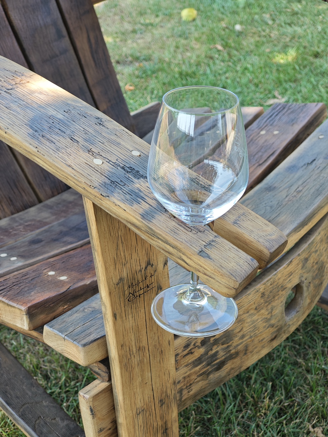 Fotoliu de grădină/terasă din doage de butoi vechi de stejar - Eleganță rustică și durabilitate - casă & stil de viață - mobilier artizanal - scaune, taburete, fotolii - Artynos.ro Fotoliu de grădină/terasă din doage de butoi vechi de stejar - Eleganță rustică și durabilitate - casă & stil de viață - mobilier artizanal - scaune, taburete, fotolii - Artynos.ro