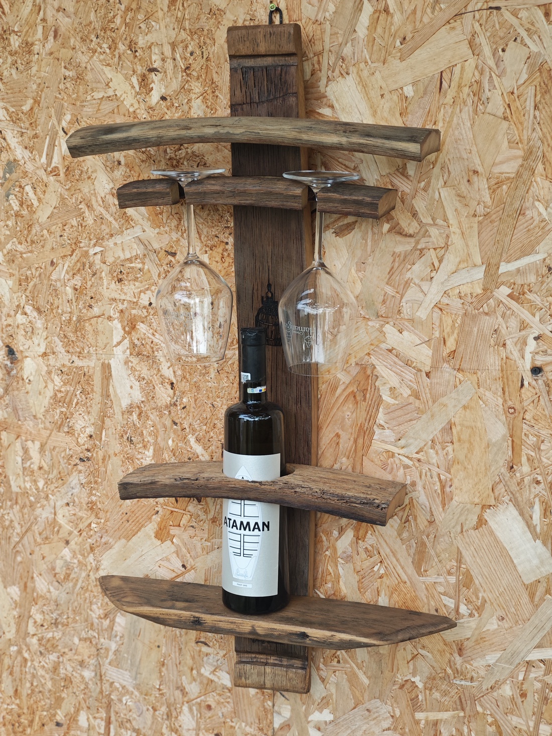 Suport pentru o sticlă cu vin și 2 pahare Eleganța Lemnului Reciclat - casă & stil de viață - accesorii pentru echipamente de bucătărie - accesorii de servire - suporturi pahare - Artynos.ro Suport pentru o sticlă cu vin și 2 pahare Eleganța Lemnului Reciclat - casă & stil de viață - accesorii pentru echipamente de bucătărie - accesorii de servire - suporturi pahare - Artynos.ro