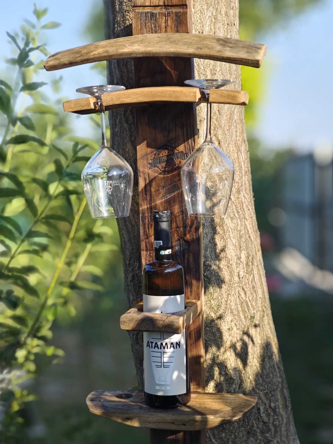 Suport pentru o sticlă cu vin și 2 pahare Eleganța Lemnului Reciclat - casă & stil de viață - accesorii pentru echipamente de bucătărie - accesorii de servire - suporturi pahare - Artynos.ro Suport pentru o sticlă cu vin și 2 pahare Eleganța Lemnului Reciclat - casă & stil de viață - accesorii pentru echipamente de bucătărie - accesorii de servire - suporturi pahare - Artynos.ro