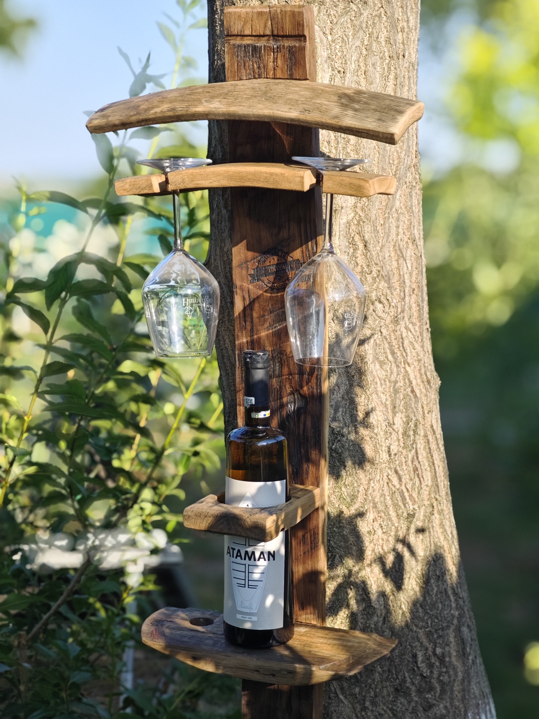 Suport pentru o sticlă cu vin și 2 pahare Eleganța Lemnului Reciclat - casă & stil de viață - accesorii pentru echipamente de bucătărie - accesorii de servire - suporturi pahare - Artynos.ro Suport pentru o sticlă cu vin și 2 pahare Eleganța Lemnului Reciclat - casă & stil de viață - accesorii pentru echipamente de bucătărie - accesorii de servire - suporturi pahare - Artynos.ro
