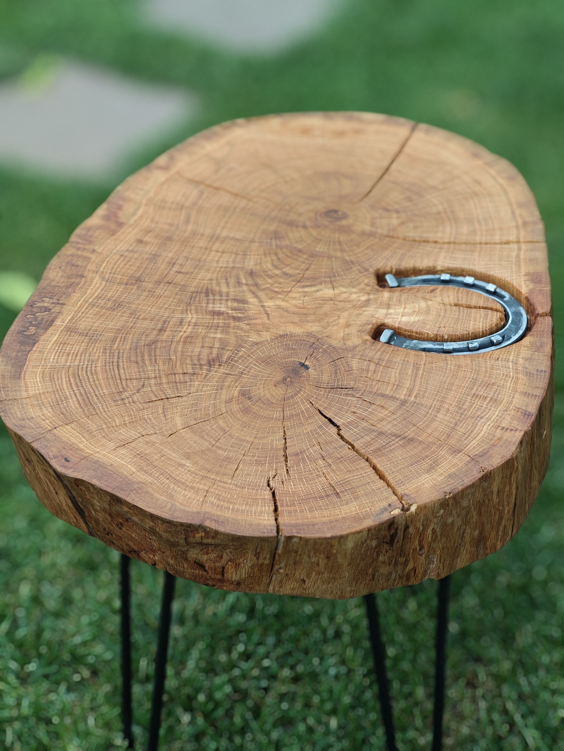 Măsuță din lemn masiv de stejar - casă & stil de viață - mobilier artizanal - mese - Artynos.ro Măsuță din lemn masiv de stejar - casă & stil de viață - mobilier artizanal - mese - Artynos.ro