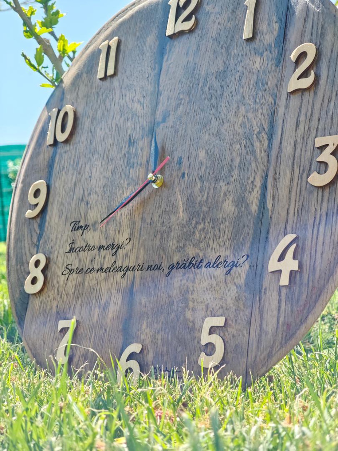 Ceas din fund de butoi vechi, recuperat - casă & stil de viață - accesorii pentru decorat casa - decorațiuni de pereți, decorațiuni suspendate - ceasuri de perete - Artynos.ro