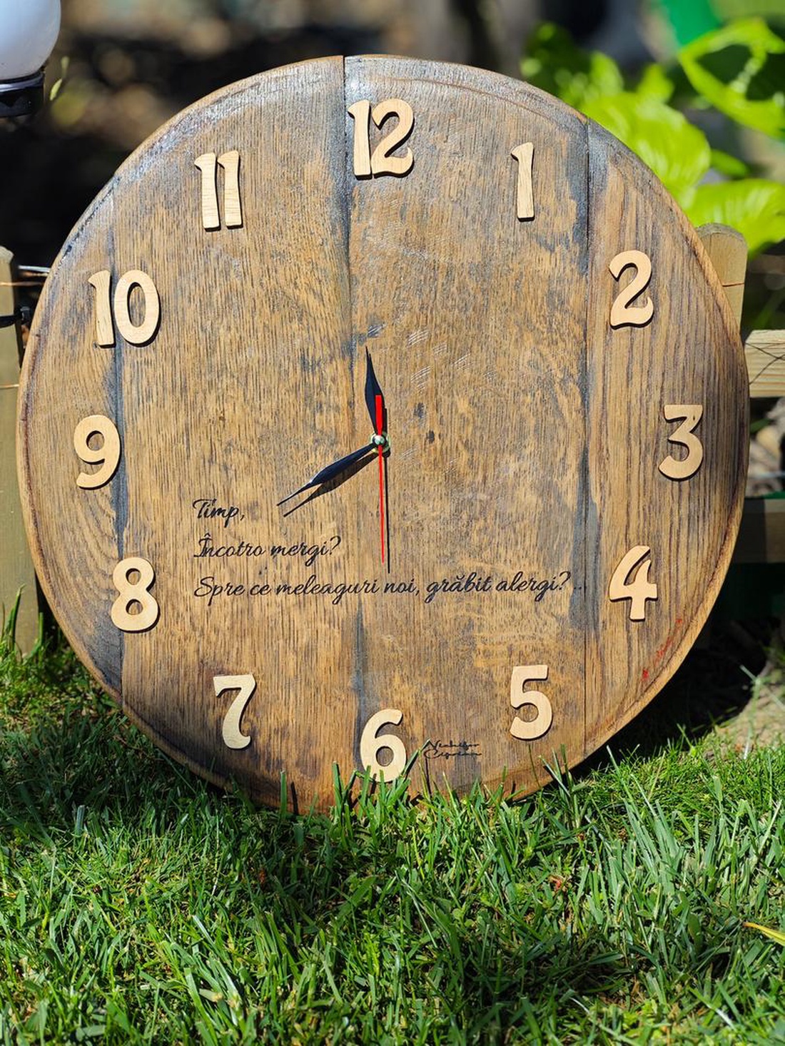 Ceas din fund de butoi vechi, recuperat - casă & stil de viață - accesorii pentru decorat casa - decorațiuni de pereți, decorațiuni suspendate - ceasuri de perete - Artynos.ro