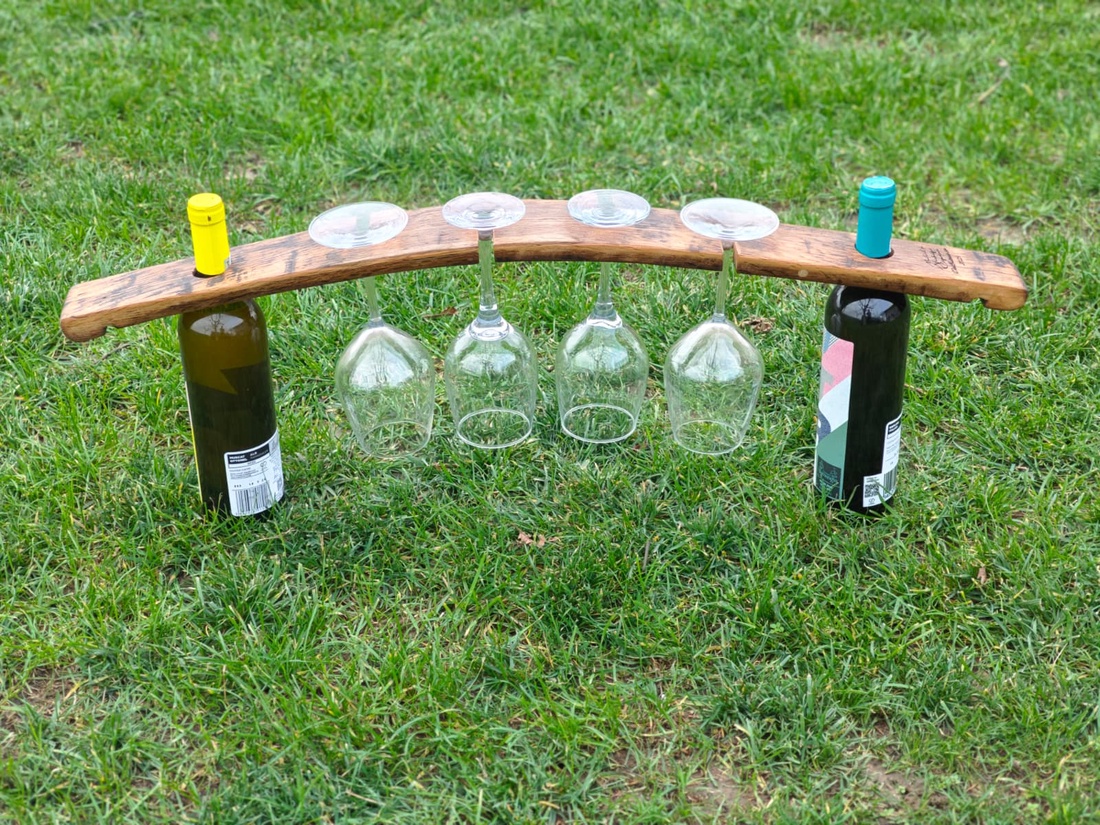 Suport pentru 2 sticle și 4 pahare dintr-o doagă veche de butoi recuperat - casă & stil de viață - decorațiuni de casă - decorațiuni de masă și rafturi - decorațiuni de masă - Artynos.ro