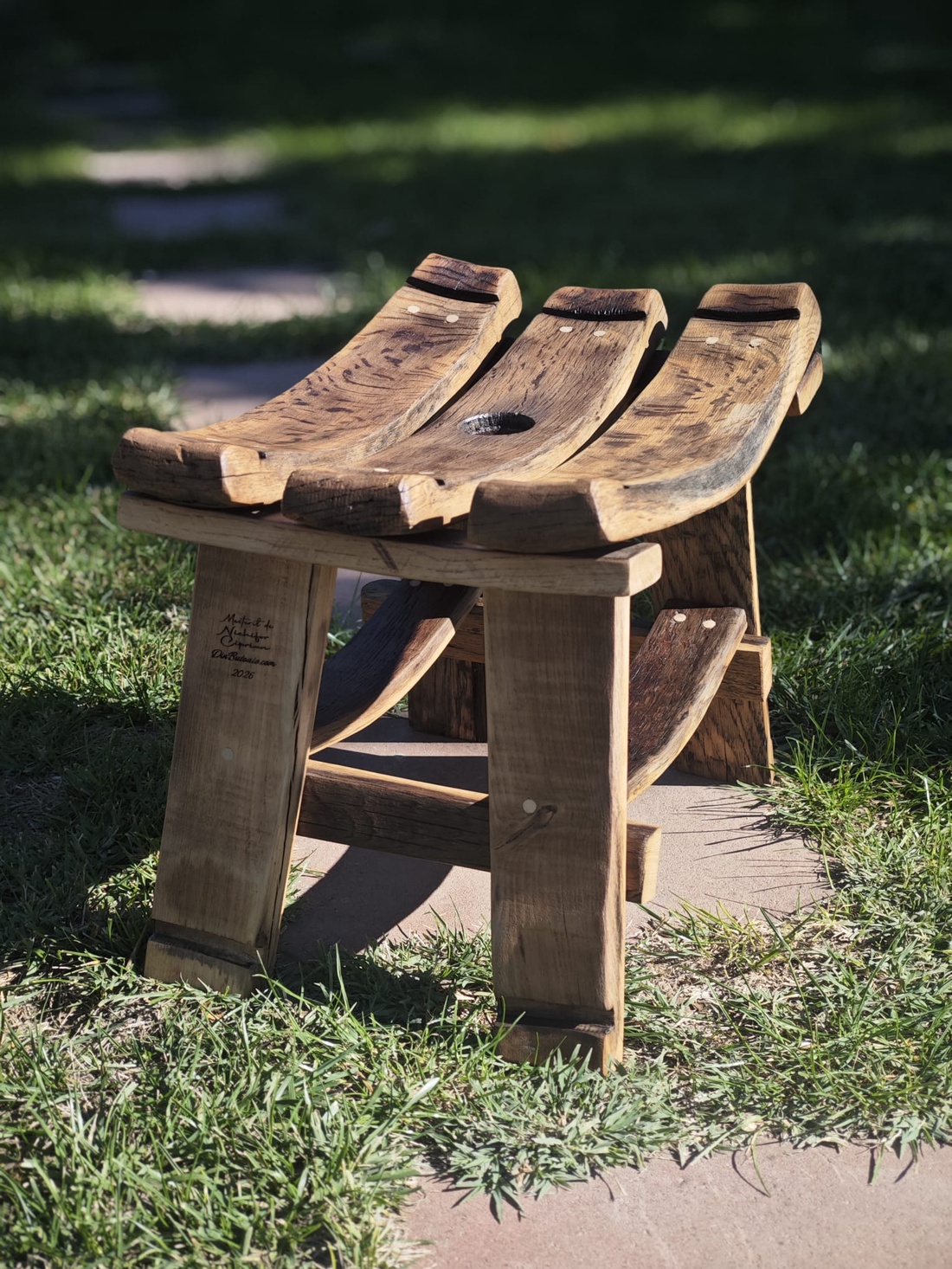 Scăunel din doage de butoi recuperat - casă & stil de viață - mobilier artizanal - scaune - Artynos.ro
