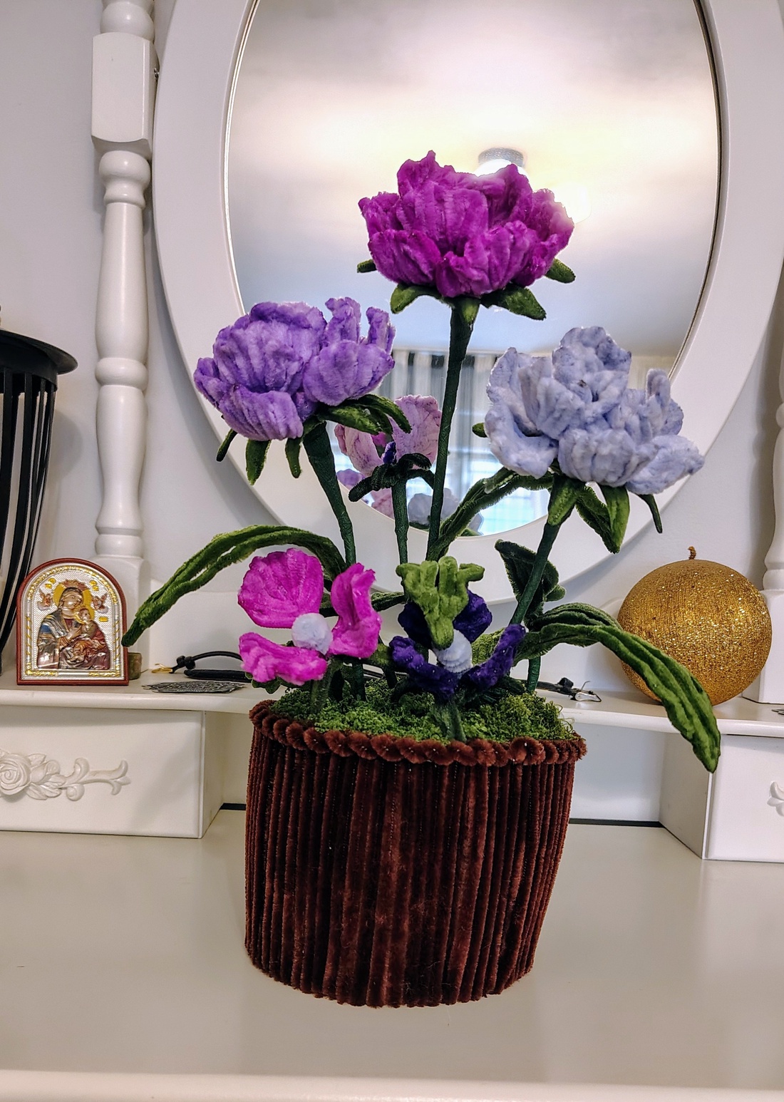 Ghiveci ornament trandafiri mov din sârmă plușată! - casă & stil de viață - decorațiuni de casă - accesorii florale - buchete de flori - Artynos.ro