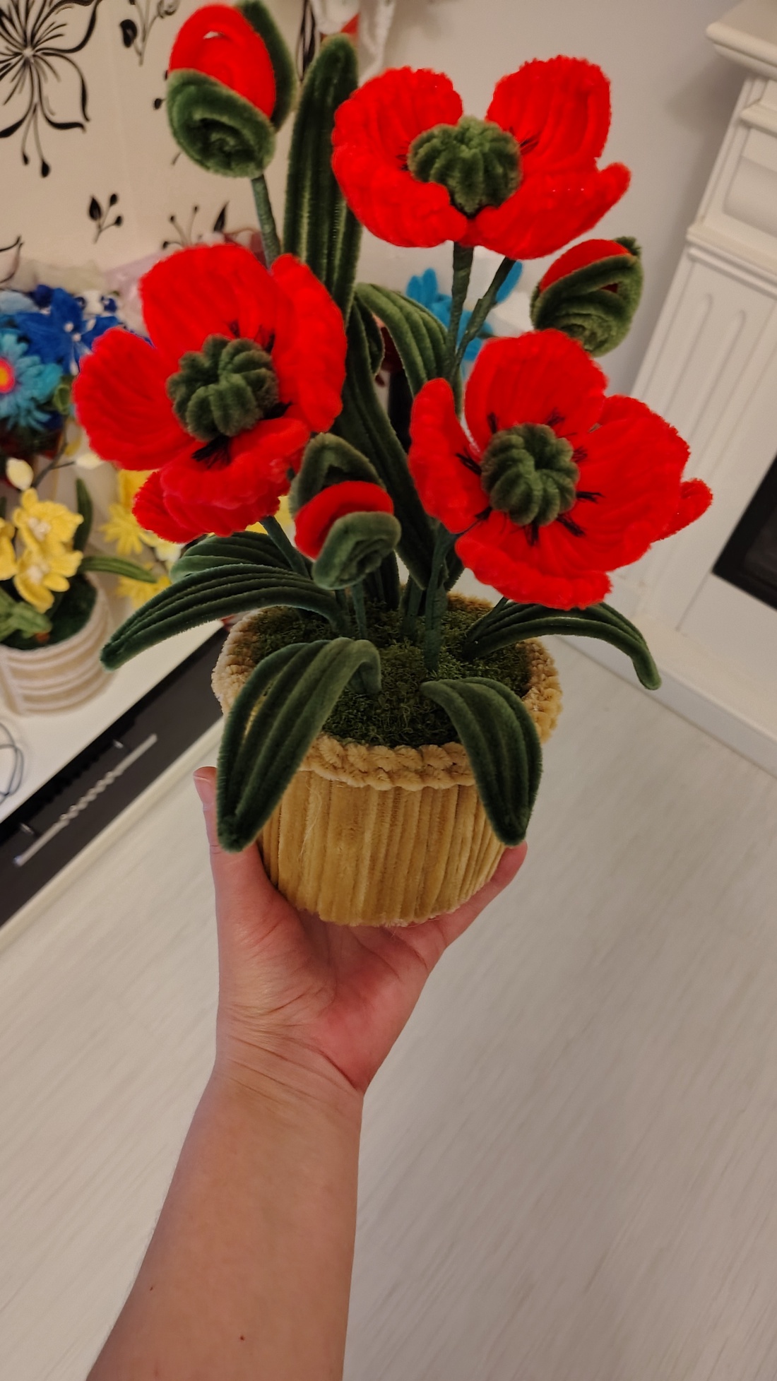 Ghiveci ornament maci rosii din sârmă plușată! - casă & stil de viață - decorațiuni de casă - accesorii florale - ghiveci de plante - Artynos.ro
