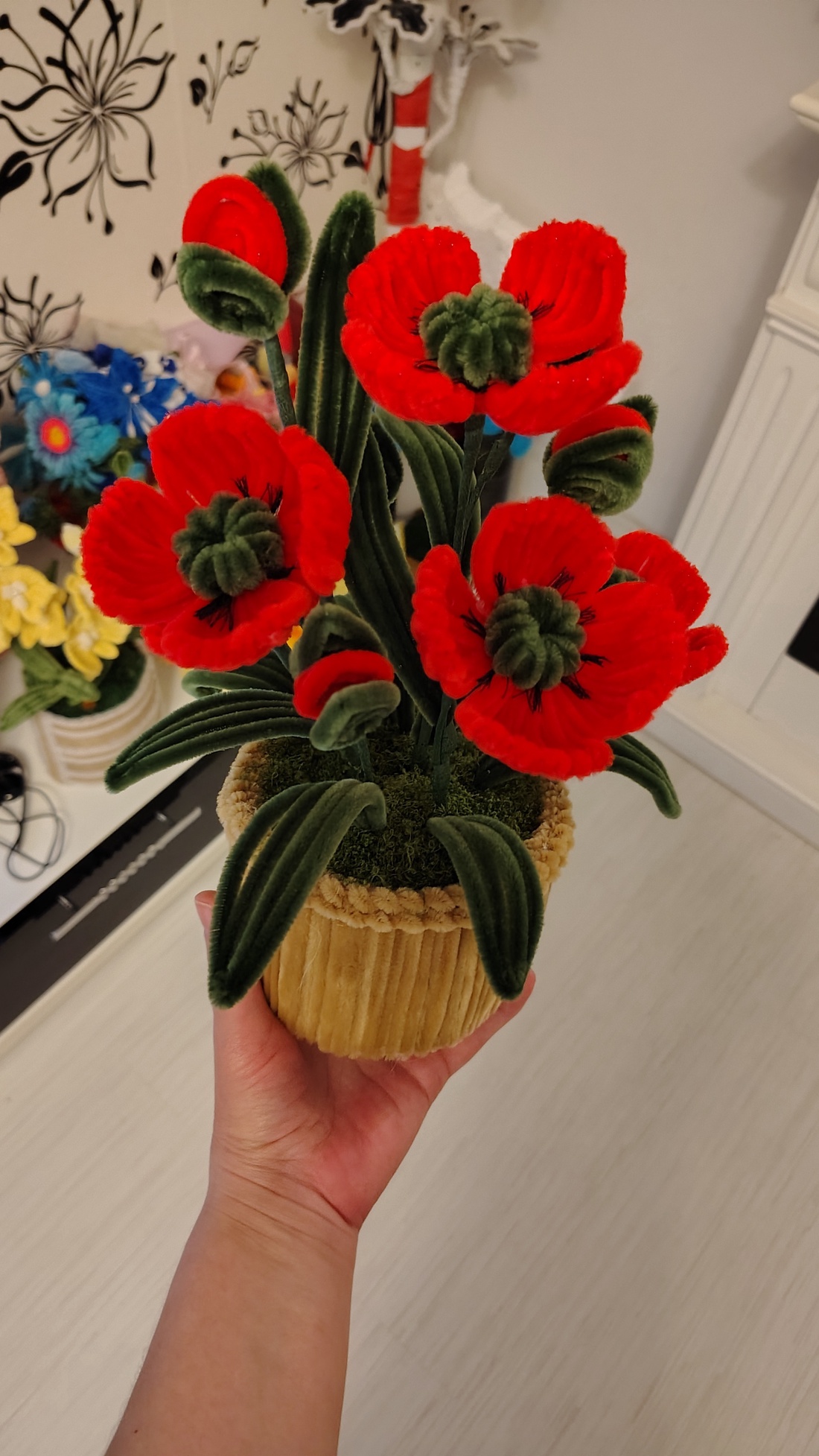 Ghiveci ornament maci rosii din sârmă plușată! - casă & stil de viață - decorațiuni de casă - accesorii florale - ghiveci de plante - Artynos.ro