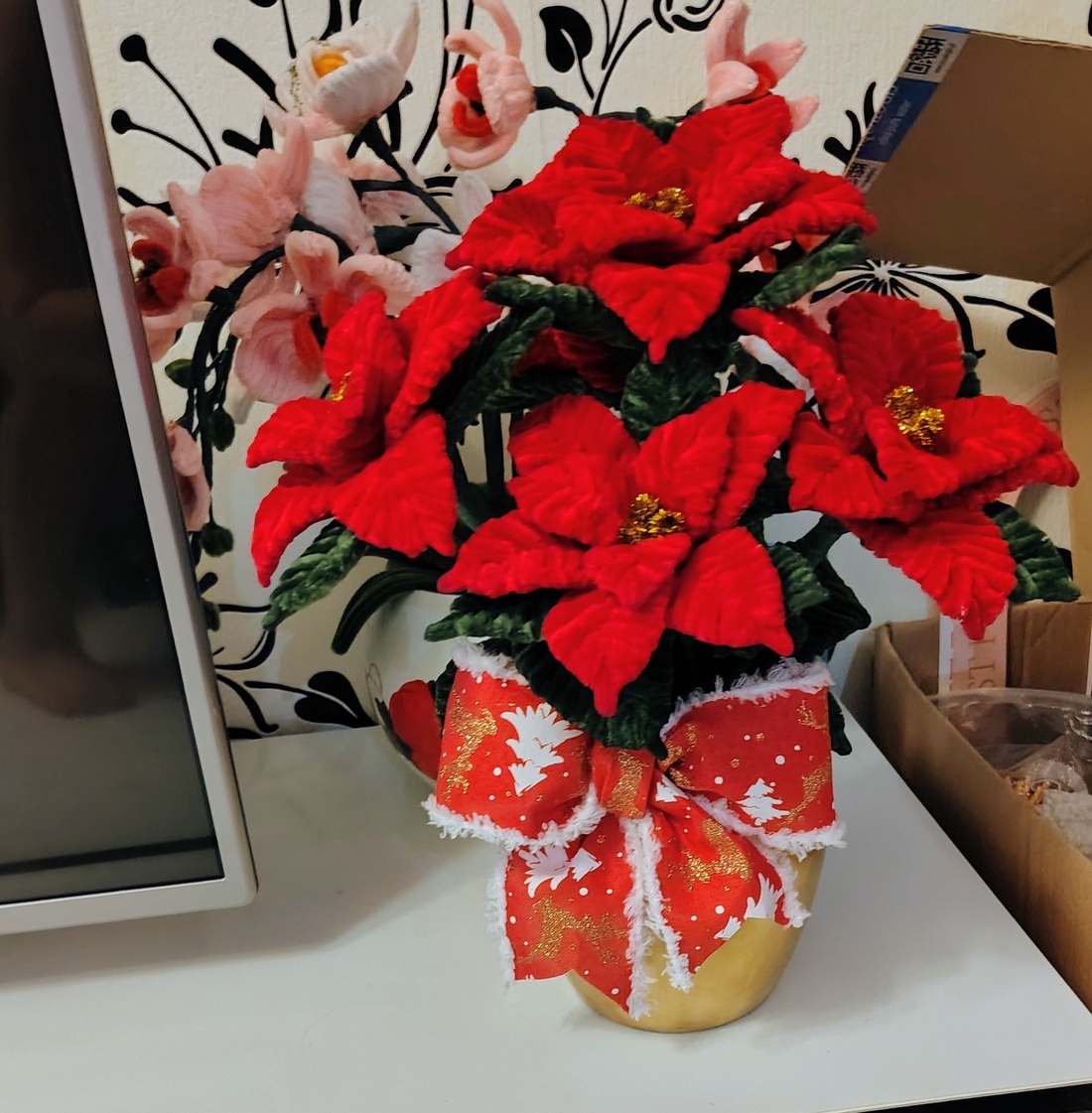 Vază decorativă cu Crăciunițe  realistice - casă & stil de viață - decorațiuni de casă - accesorii florale - buchete de flori - Artynos.ro