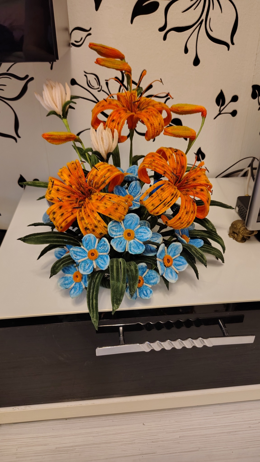Aranjament floral superb crini - casă & stil de viață - decorațiuni de casă - accesorii florale - vaze - Artynos.ro