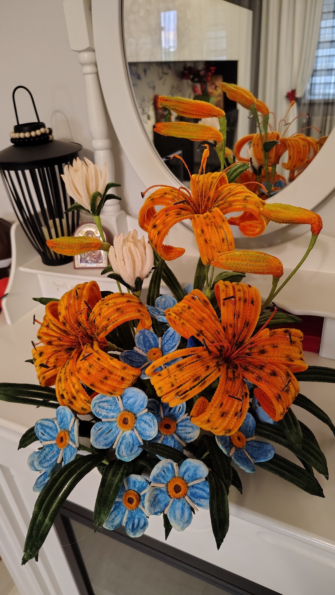 Aranjament floral superb crini - casă & stil de viață - decorațiuni de casă - accesorii florale - vaze - Artynos.ro
