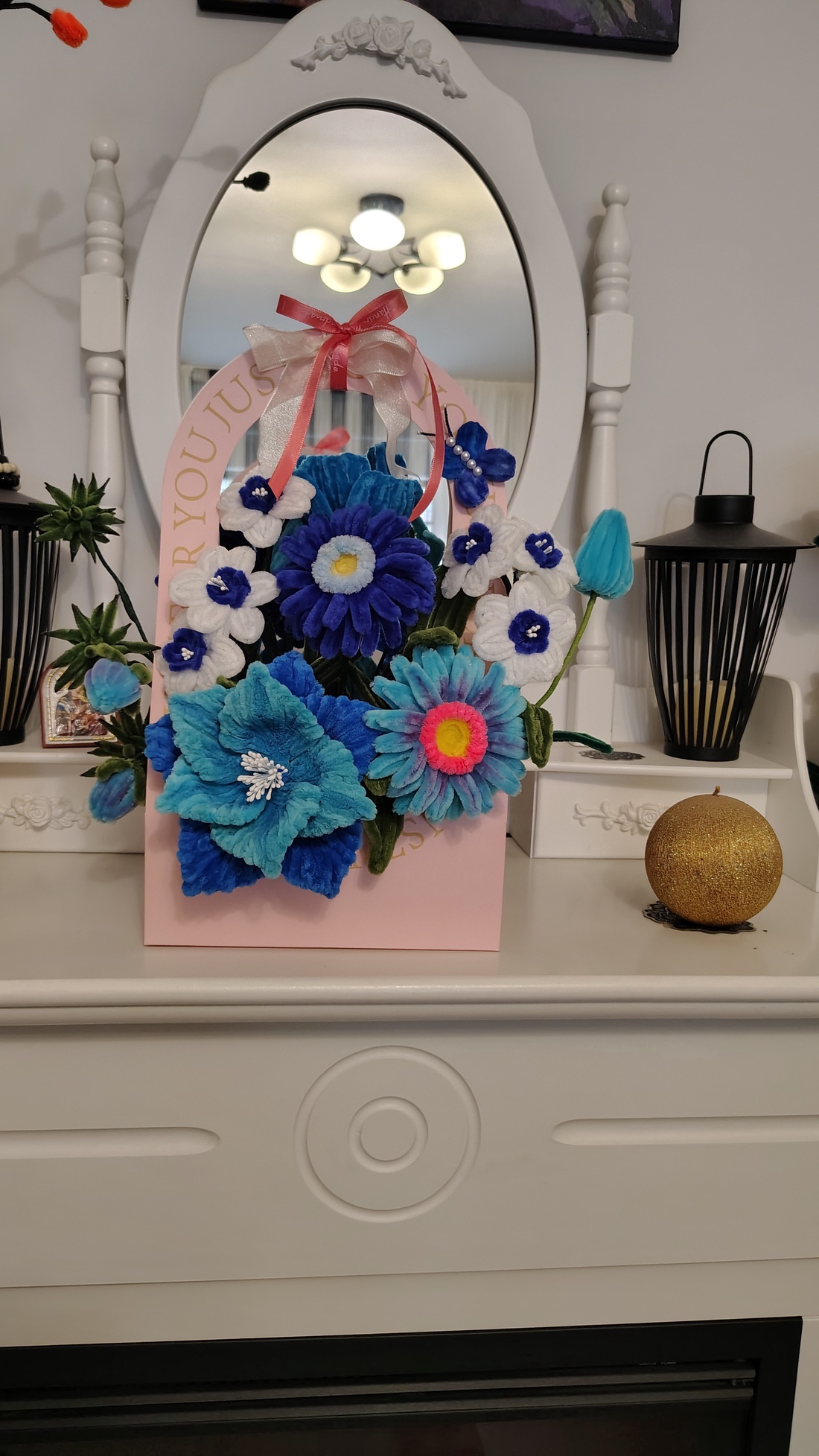 Aranjament floral din sârmă plușată  - casă & stil de viață - decorațiuni de casă - accesorii florale - buchete de flori - Artynos.ro