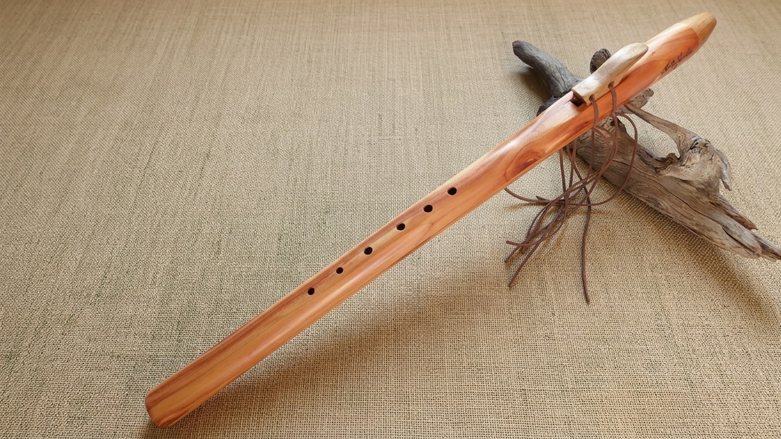 Fluier amerindian E minor - cărți și creații cu tematică muzicală, cadouri - instrumente artizanale și muzicale - Artynos.ro