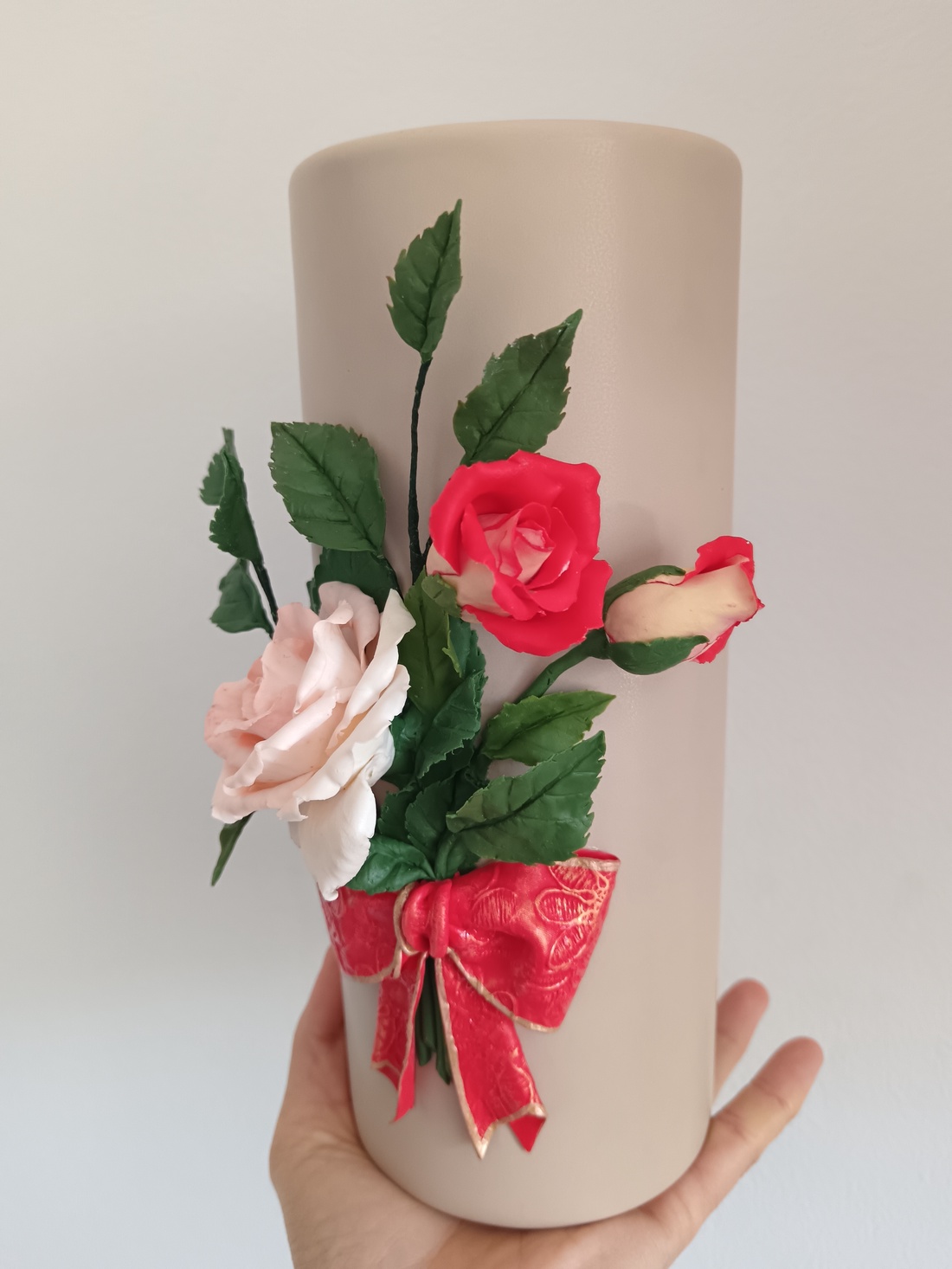 Vază cu trandafiri - casă & stil de viață - accesorii pentru decorat casa - decorațiuni de masă și decorațiuni pentru rafturi - decorațiuni de masă - Artynos.ro Vază cu trandafiri - casă & stil de viață - accesorii pentru decorat casa - decorațiuni de masă și decorațiuni pentru rafturi - decorațiuni de masă - Artynos.ro