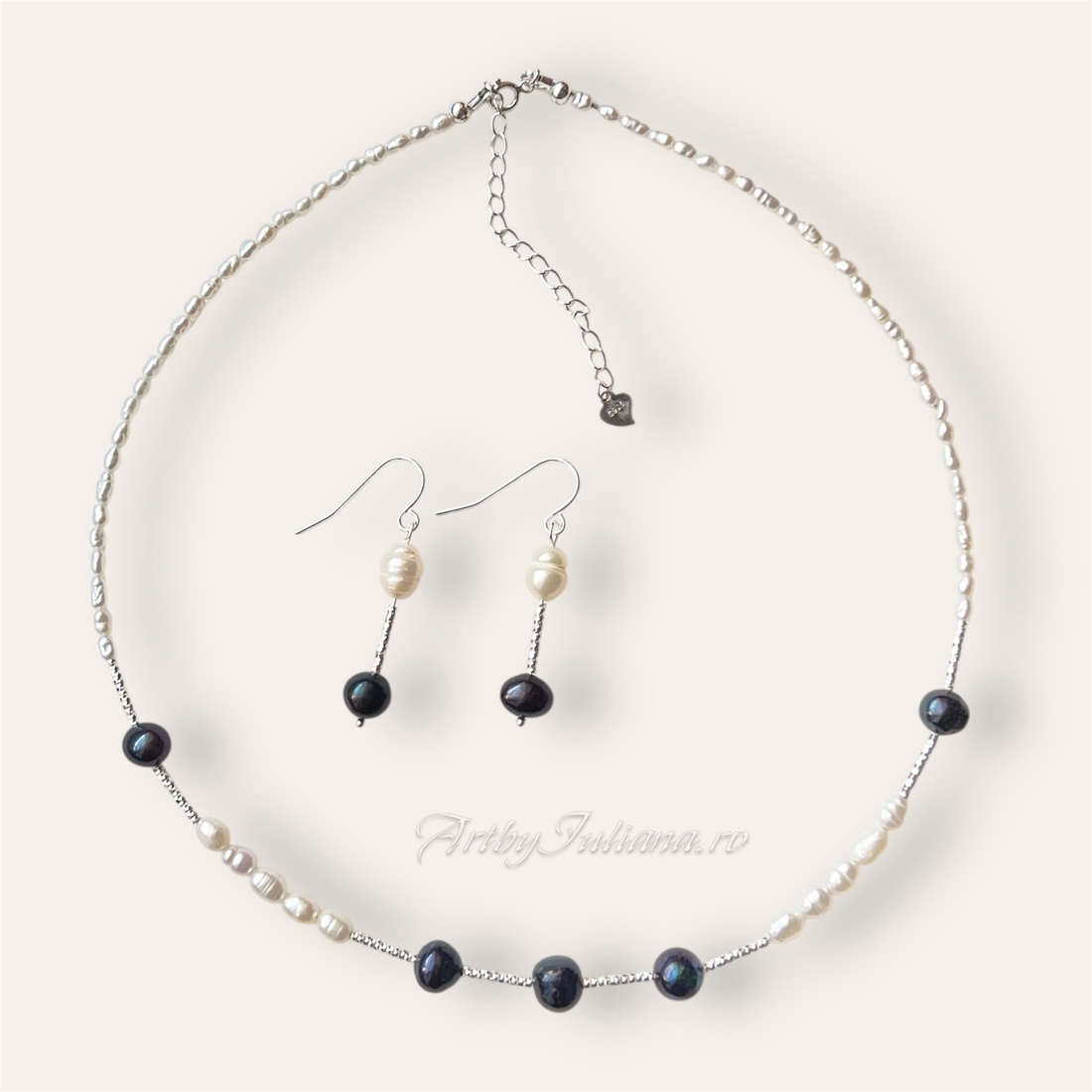 Set handmade cu argint 925 si perle Atingere ușoară - bijuterii - seturi de bijuterii - Artynos.ro Set handmade cu argint 925 si perle Atingere ușoară - bijuterii - seturi de bijuterii - Artynos.ro
