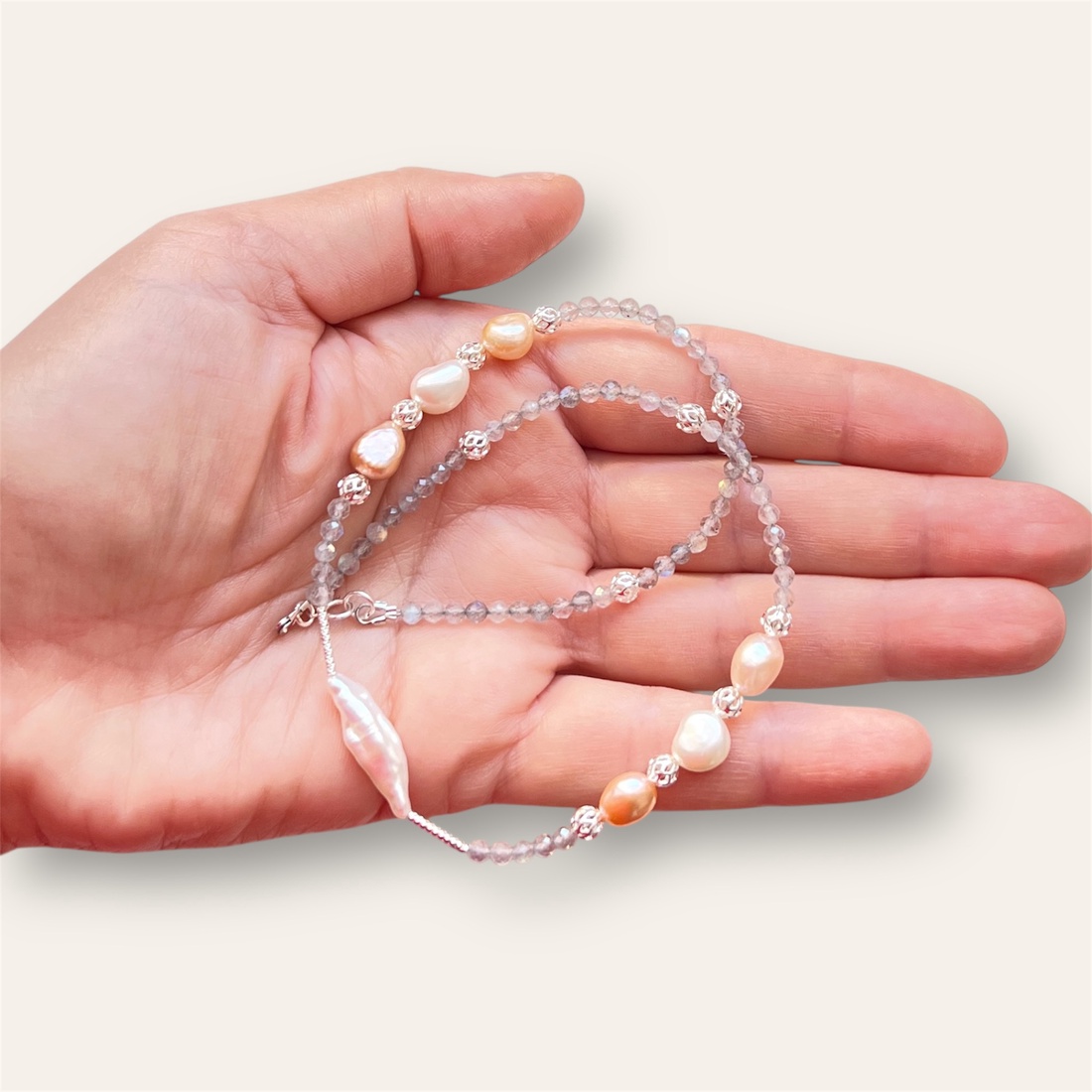 Colier handmade cu argint si perle Vis de toamnă - bijuterii - coliere - coliere din mărgele - Artynos.ro Colier handmade cu argint si perle Vis de toamnă - bijuterii - coliere - coliere din mărgele - Artynos.ro