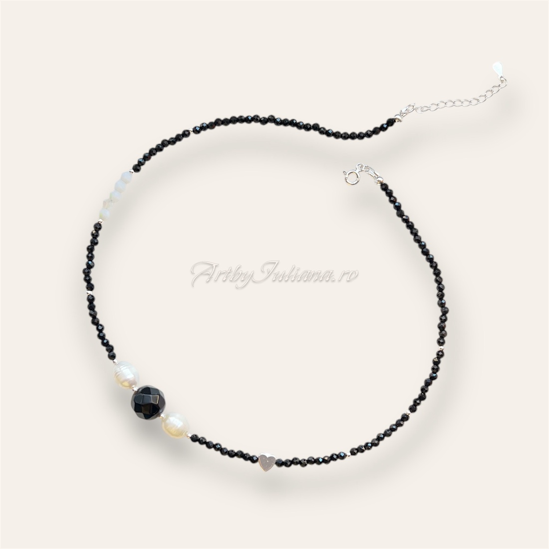 Colier handmade argint și pietre semiprețioase Fantezie monocrom - bijuterii - coliere - coliere din mărgele - Artynos.ro Colier handmade argint și pietre semiprețioase Fantezie monocrom - bijuterii - coliere - coliere din mărgele - Artynos.ro