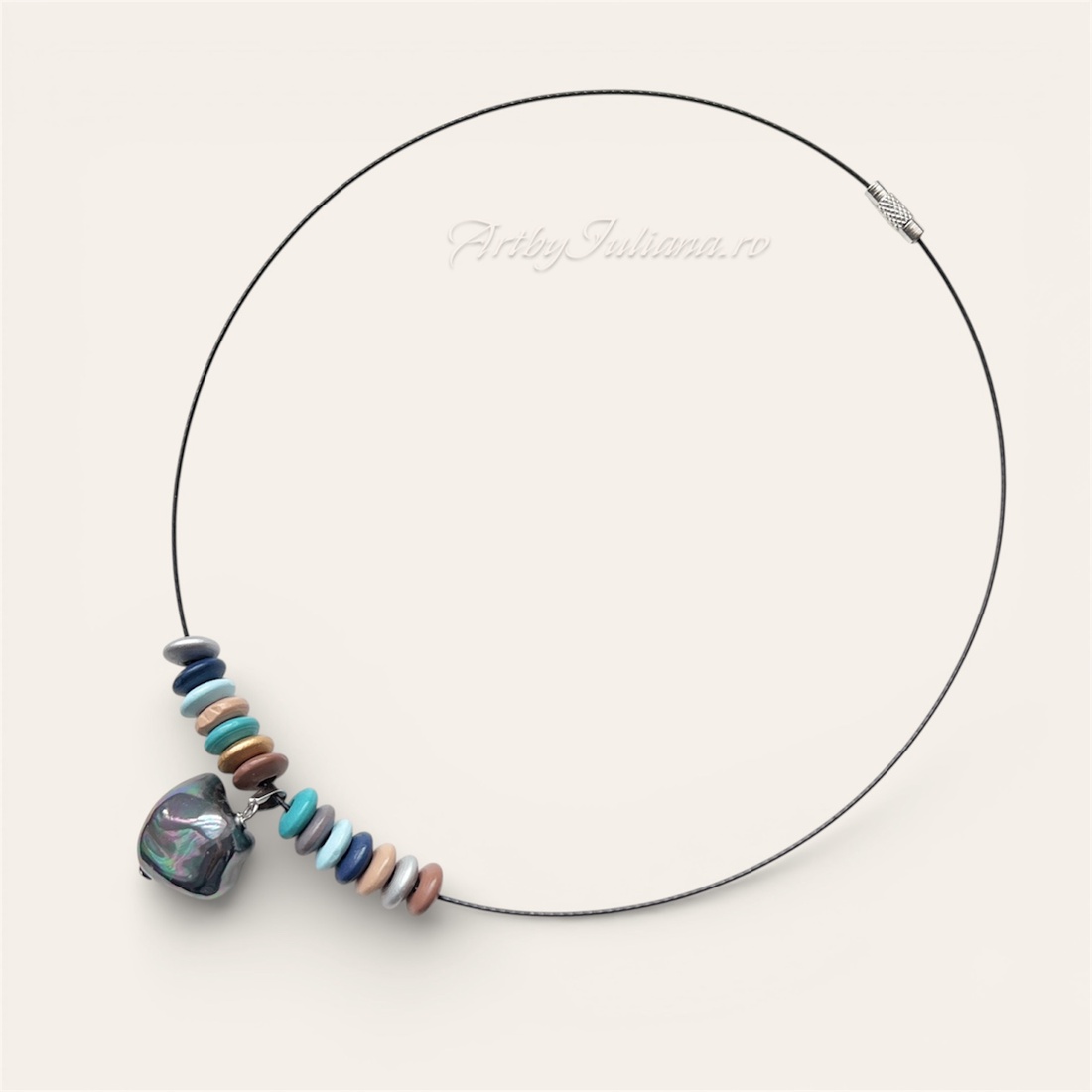 Colier handmade cu lemn și sidef Culorile mării - bijuterii - coliere - coliere din mărgele - Artynos.ro