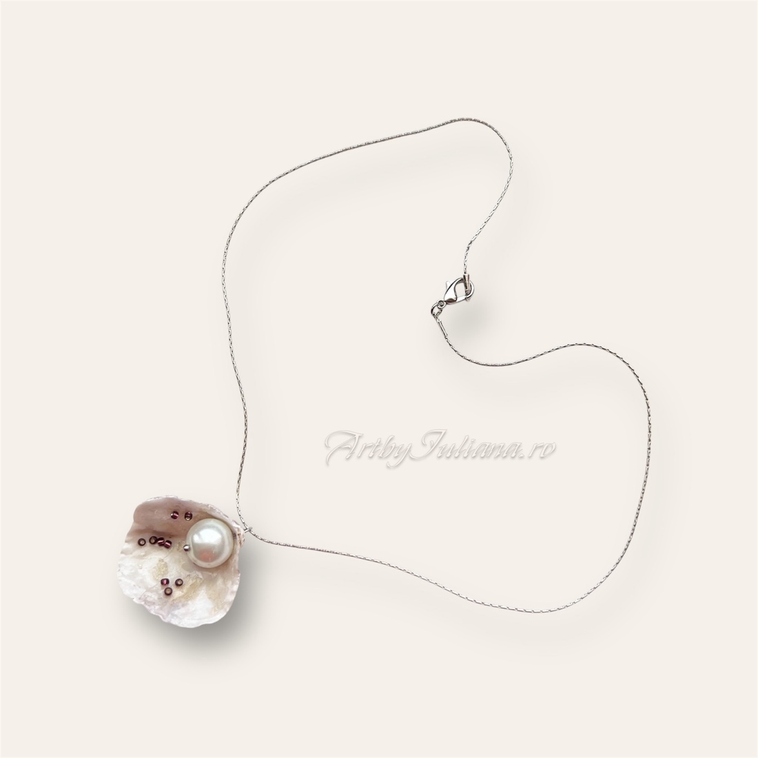 Pandantiv scoică naturală pe lanț oțel inoxidabil Poartă marea la gât - bijuterii - coliere - pandative - Artynos.ro