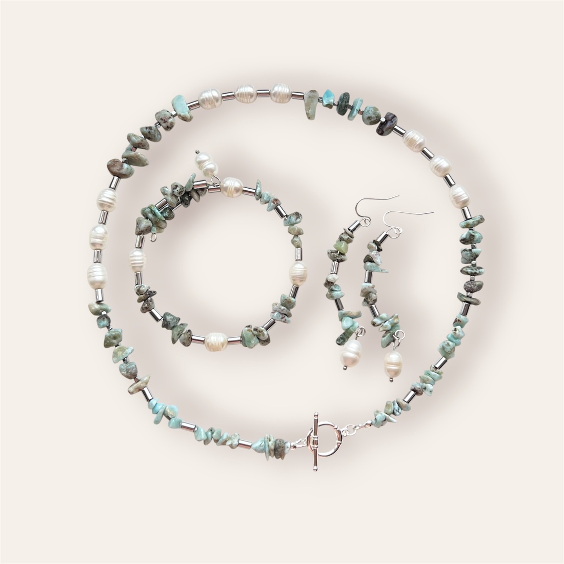 Set (colier, cercei, brățară) handmade cu perle și pietre semiprețioase Croazieră în Caraibe - bijuterii - seturi de bijuterii - Artynos.ro