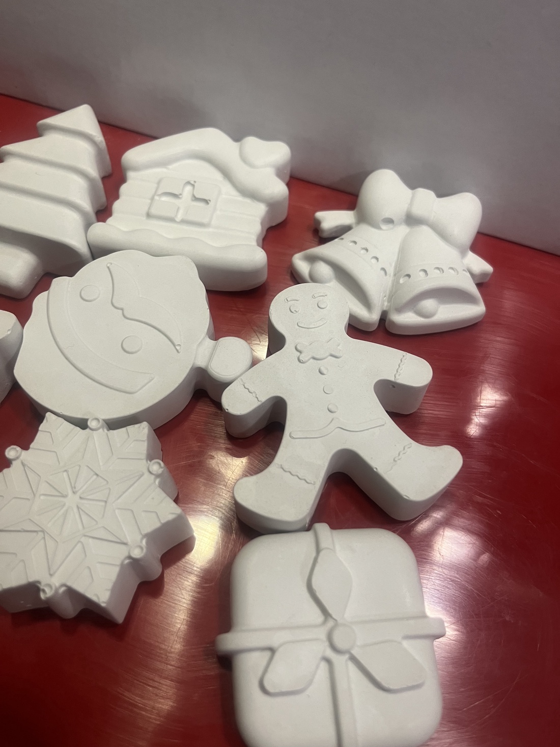 Figurine din ipsos tematica de Craciun - crăciun - cadouri de moș crăciun - cadouri de moș crăciun - Artynos.ro