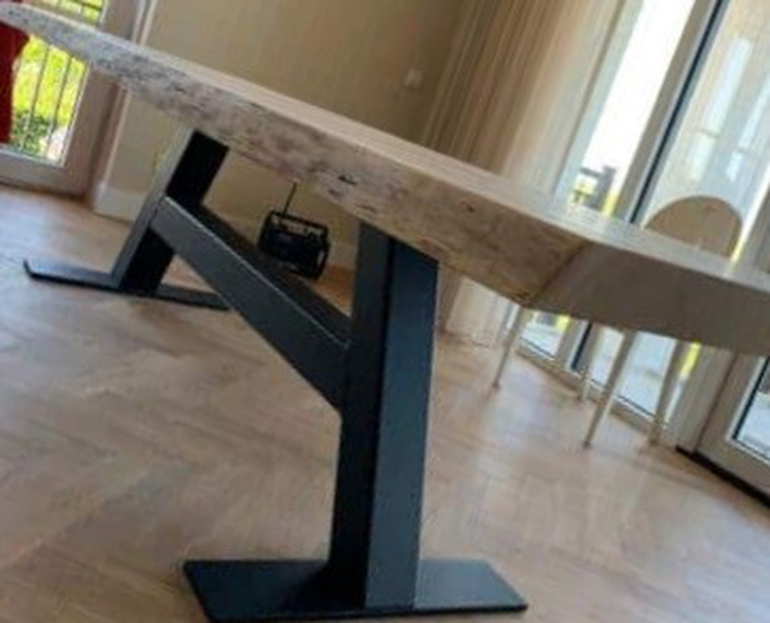 Masă din lemn masiv de frasin - casă & stil de viață - mobilier artizanal - mese - Artynos.ro Masă din lemn masiv de frasin - casă & stil de viață - mobilier artizanal - mese - Artynos.ro