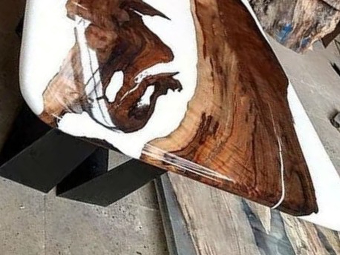 Masă din lemn cu rășină epoxy - casă & stil de viață - mobilier artizanal - mese - Artynos.ro Masă din lemn cu rășină epoxy - casă & stil de viață - mobilier artizanal - mese - Artynos.ro