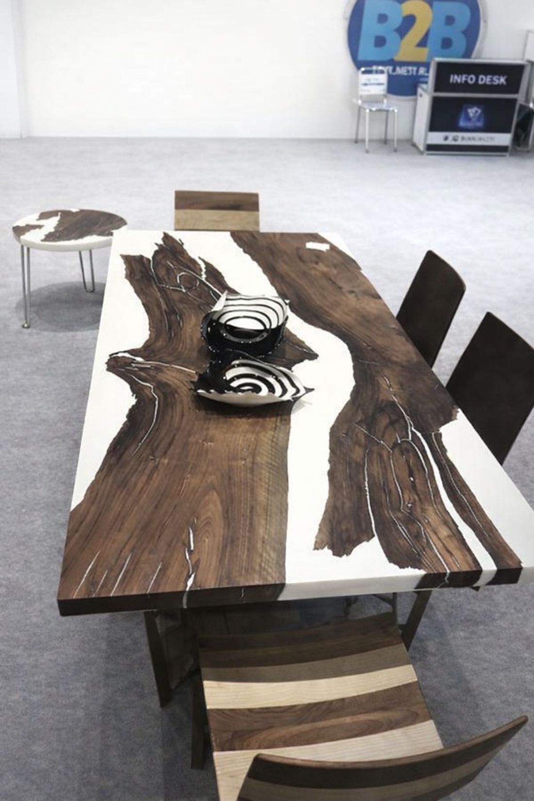 Masă din lemn masiv de nuc cu rășină epoxy - masa dinning unicat  - casă & stil de viață - mobilier artizanal - mese - Artynos.ro