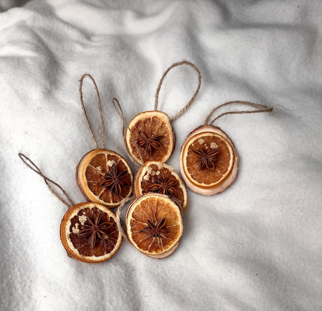 6 globuri naturale din felie de lemn si portocală uscată - crăciun - decorațiuni de crăciun de casă - globuri de crăciun - Artynos.ro