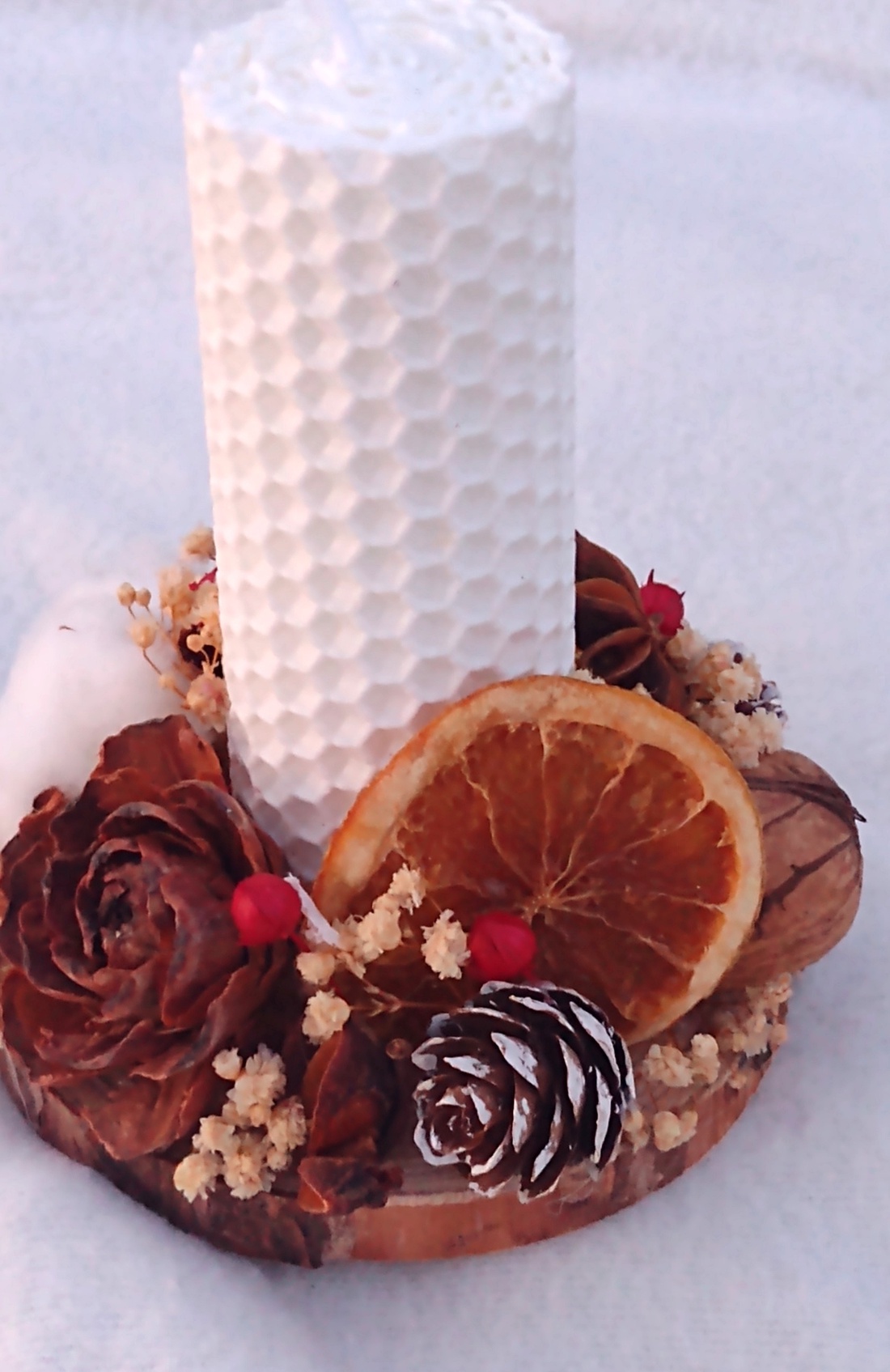 Decorațiune lumânare din ceară naturală și elemente naturale - crăciun - decorațiuni de crăciun de casă - lumânări parfumate de crăciun - Artynos.ro