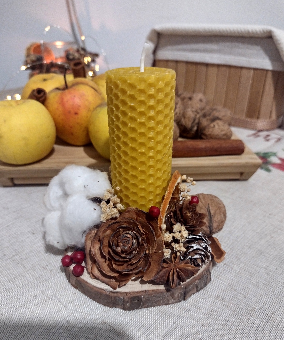 Decorațiune lumânare din ceară naturală și elemente naturale - crăciun - decorațiuni de crăciun de casă - lumânări parfumate de crăciun - Artynos.ro