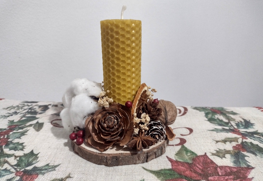 Decorațiune lumânare din ceară naturală și elemente naturale - crăciun - decorațiuni de crăciun de casă - lumânări parfumate de crăciun - Artynos.ro